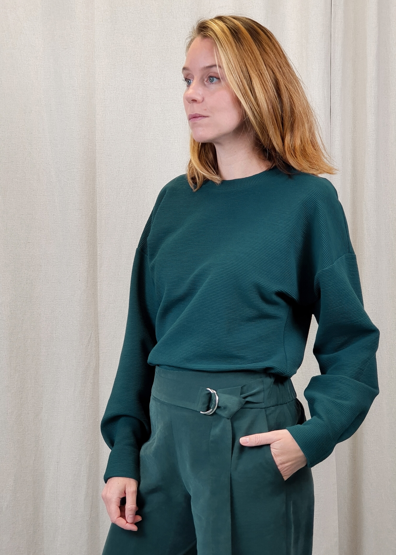 Fenny Faber Fenny Faber - Rib jersey oversized sweater met plooi - Groen