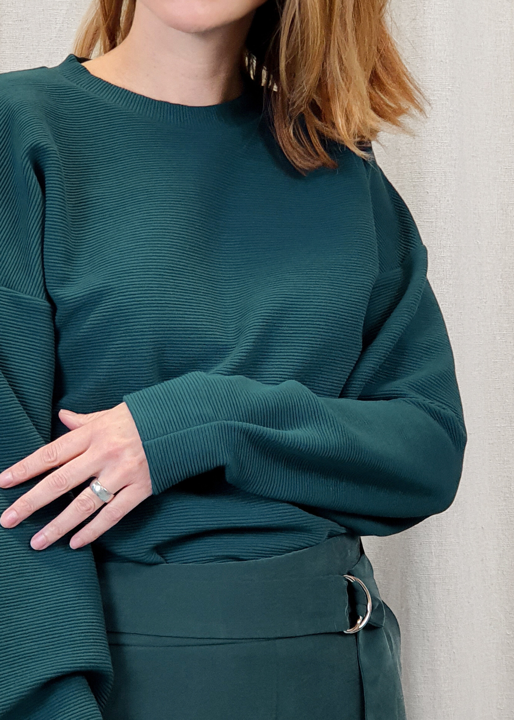 Fenny Faber Fenny Faber - Rib jersey oversized sweater met plooi - Groen