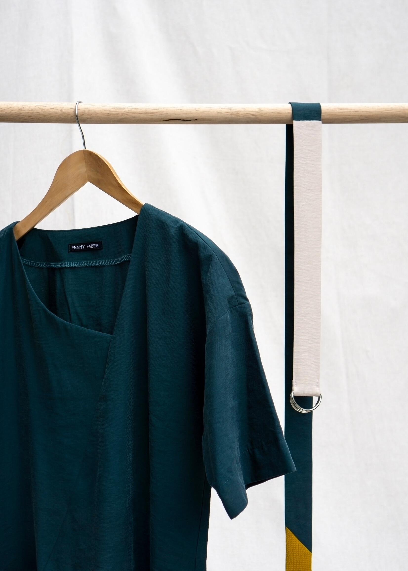 Fenny Faber Fenny Faber - Geweven jurk asymetrisch halslijn - Groen