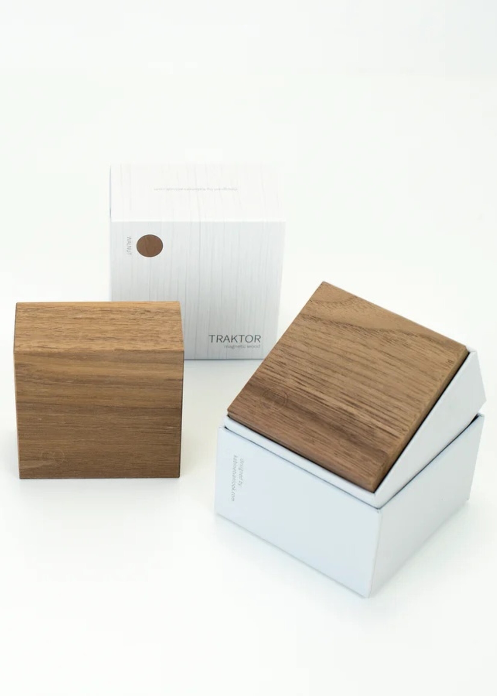 Kabinet van Look Kabinet van Look - Magneetblokje Traktor - Walnut