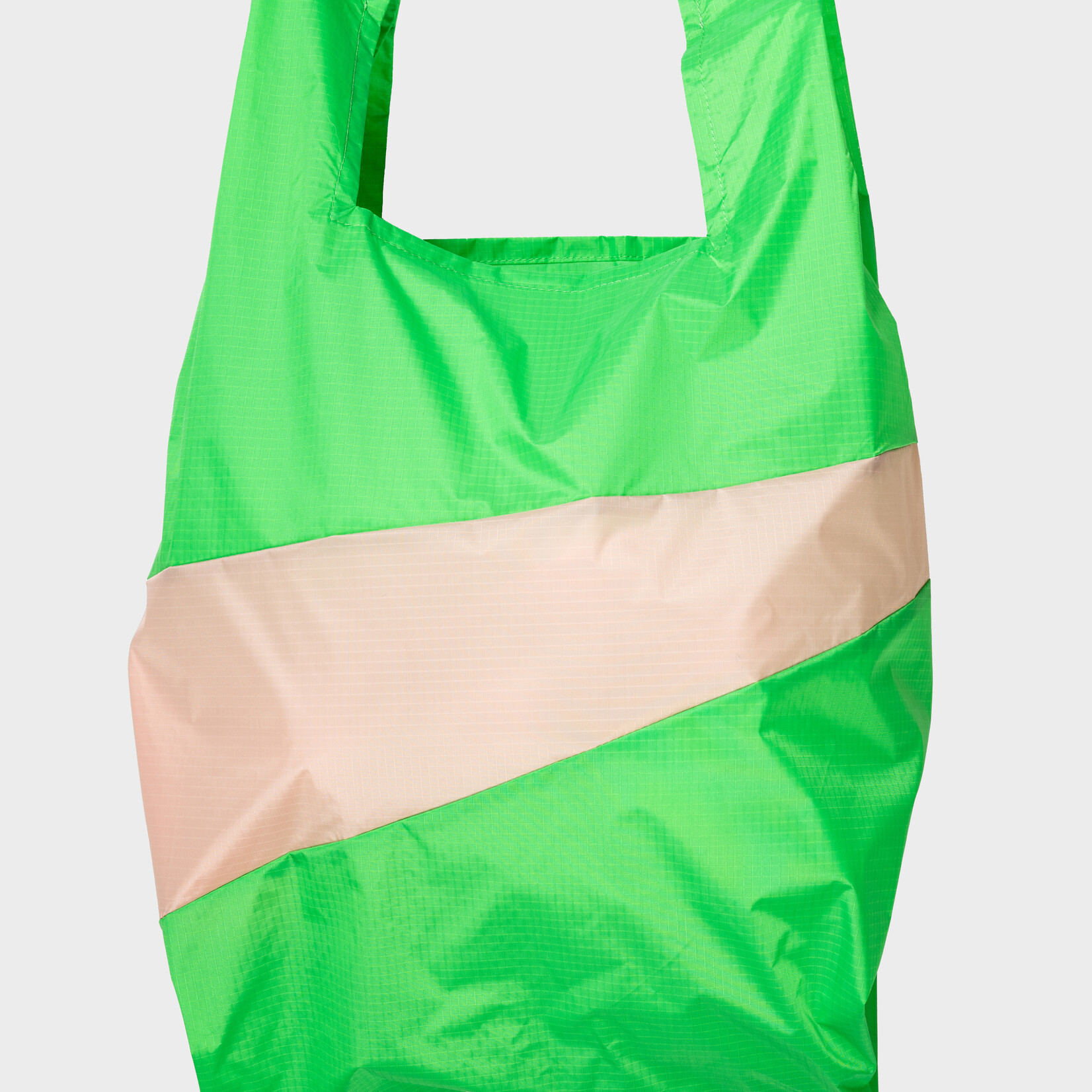 Susan Bijl Susan Bijl - Shopping Bag (AMPLIFY) Greenscreen & Tone