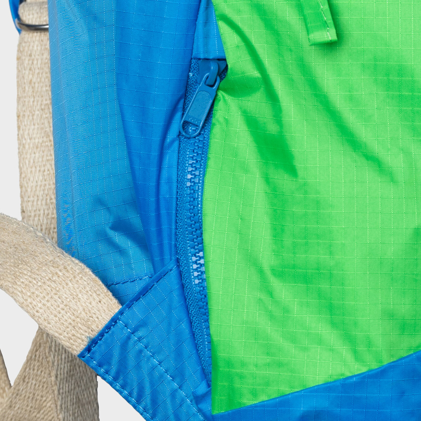 Susan Bijl Susan Bijl - The New Foldable Backpack (FLASH) - M - Wave &  Greenscreen