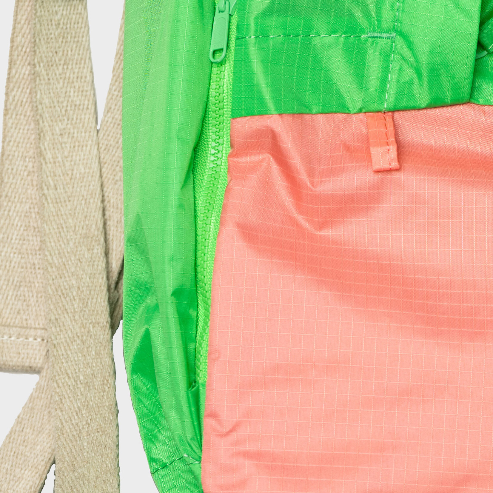 Susan Bijl Susan Bijl - The New Foldable Backpack (FLASH) - L - Greenscreen &  Coral