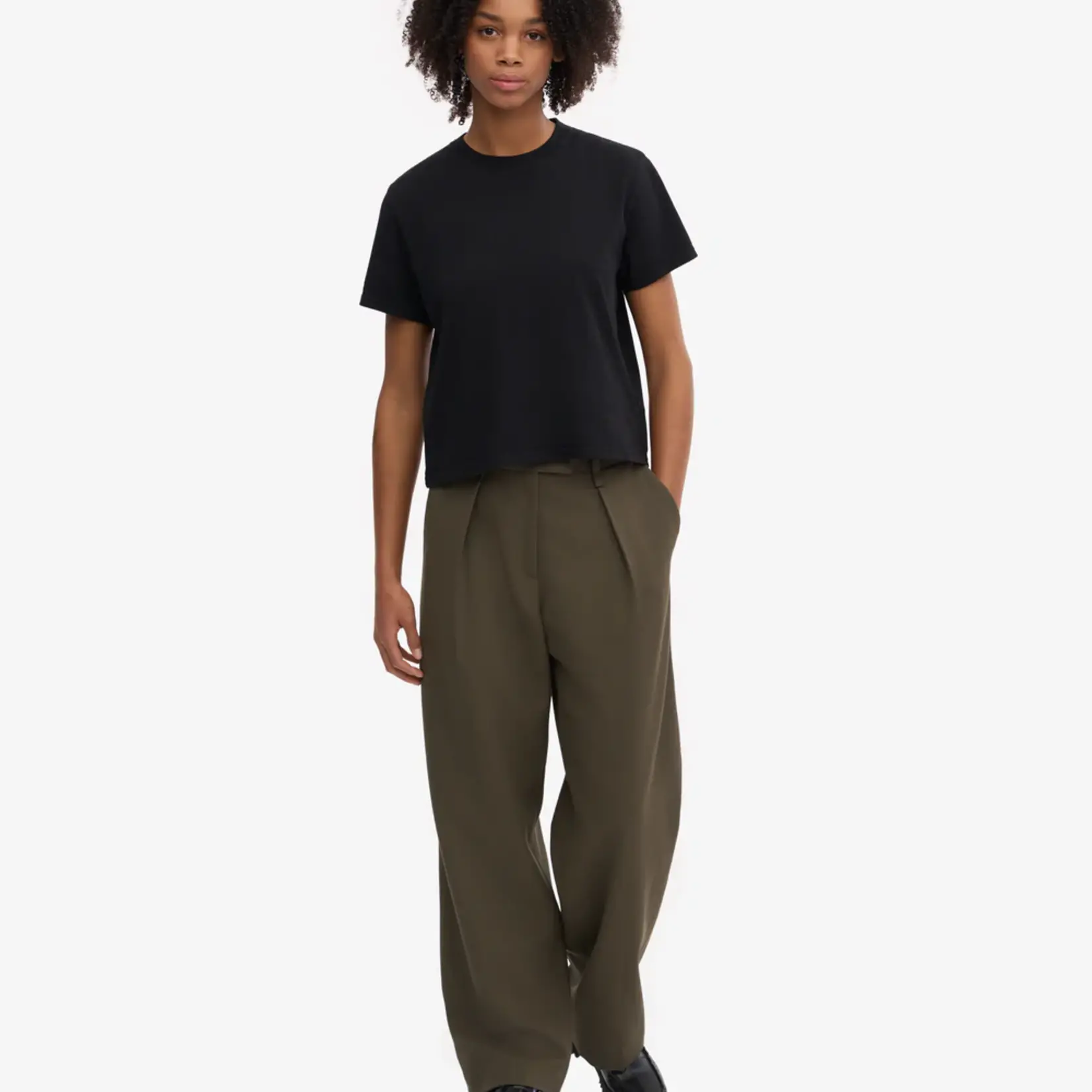 Colorful Standard Colorful Standard - Organic Boxy Crop Tee - Deep Black