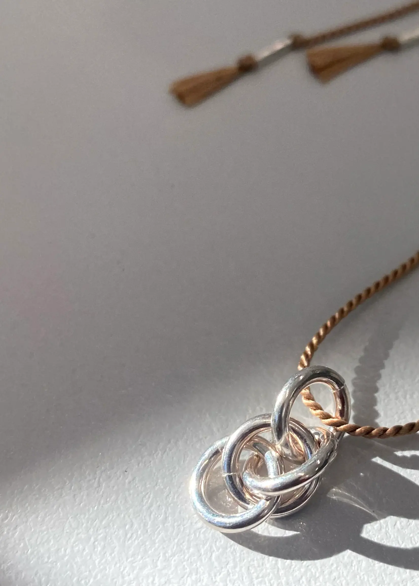 Charlotte Wooning Charlotte Wooning - Ketting Tie the Knot - Zilver