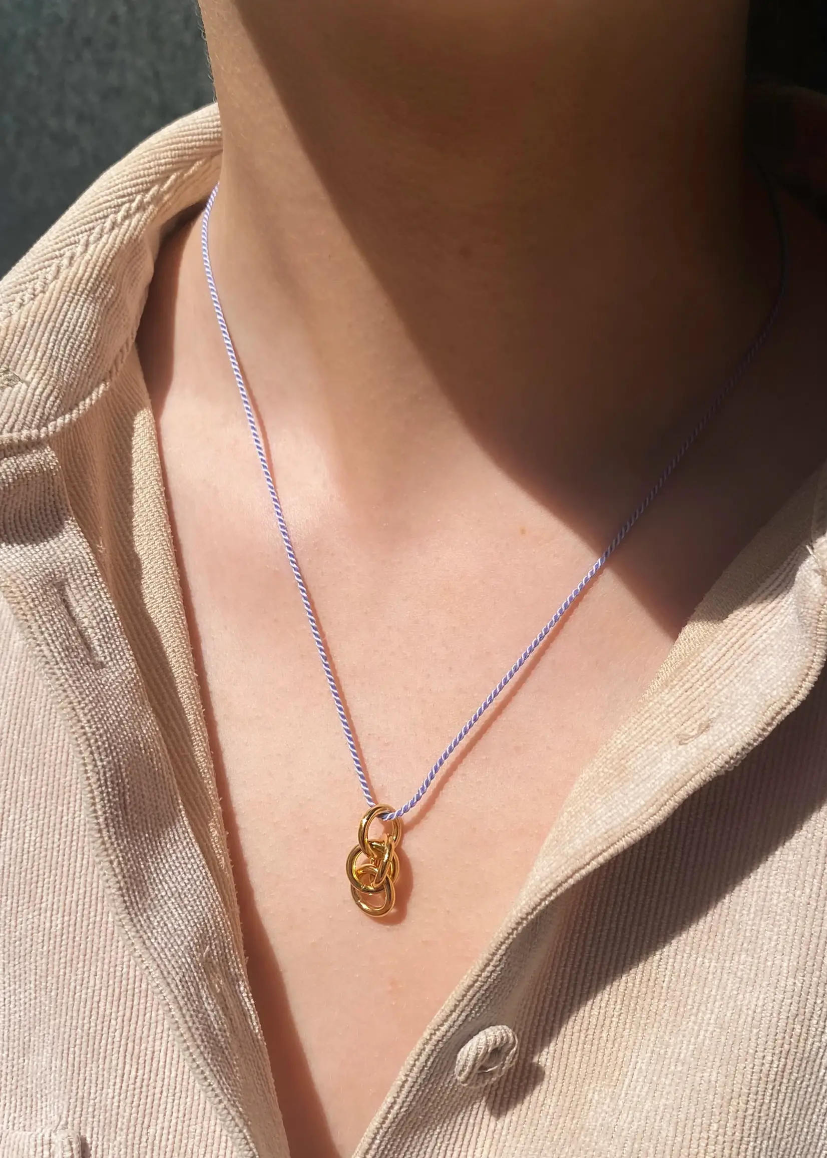 Charlotte Wooning Charlotte Wooning - Ketting Tie the Knot - Verguld