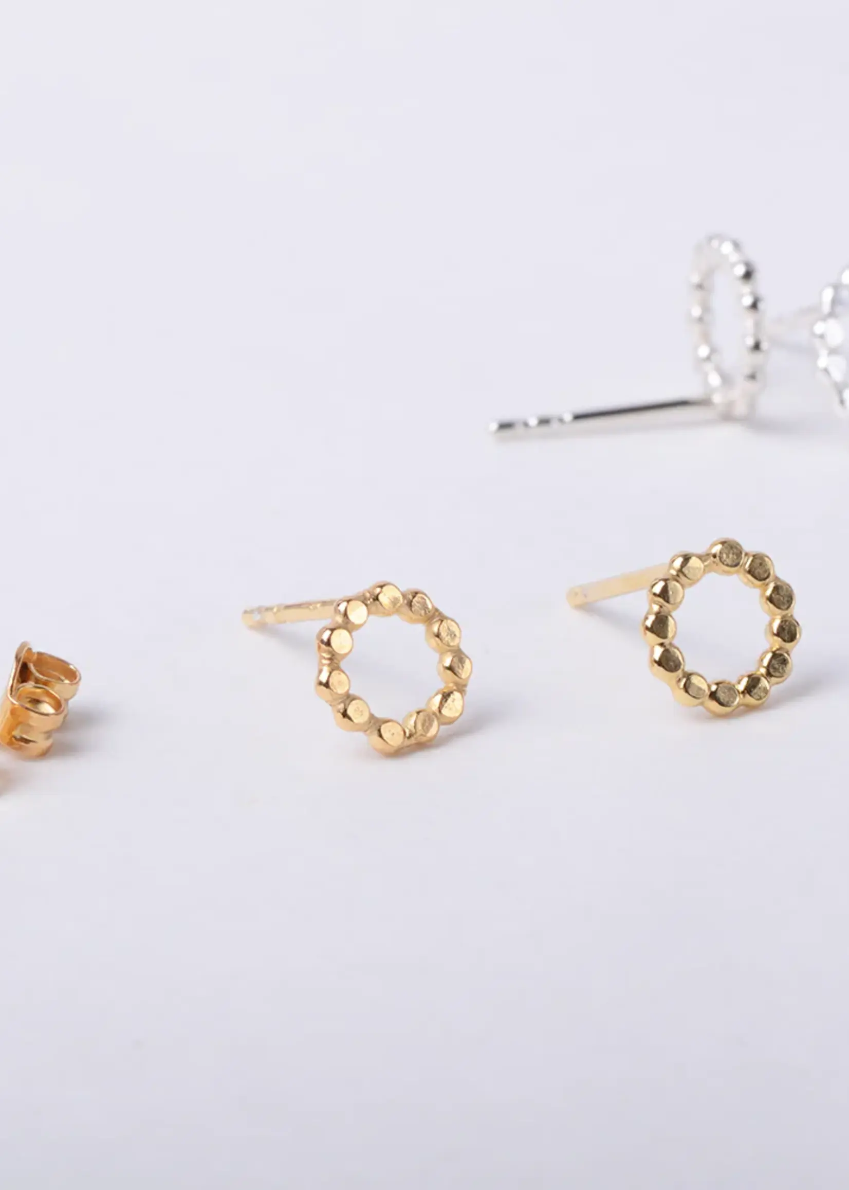 Charlotte Wooning Charlotte Wooning - Oorbel Flat Pearl Small