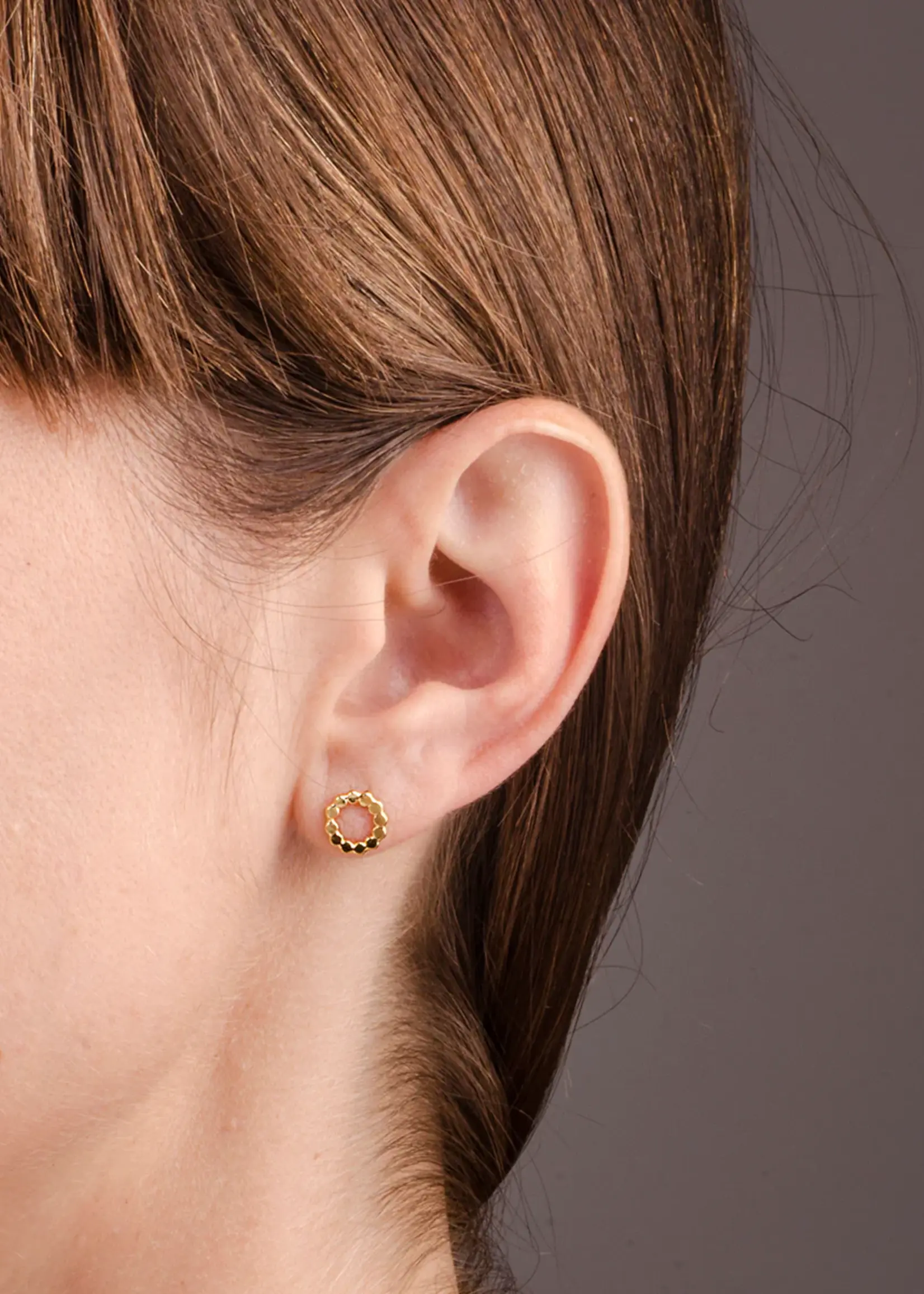 Charlotte Wooning Charlotte Wooning - Oorbel Flat Pearl Small