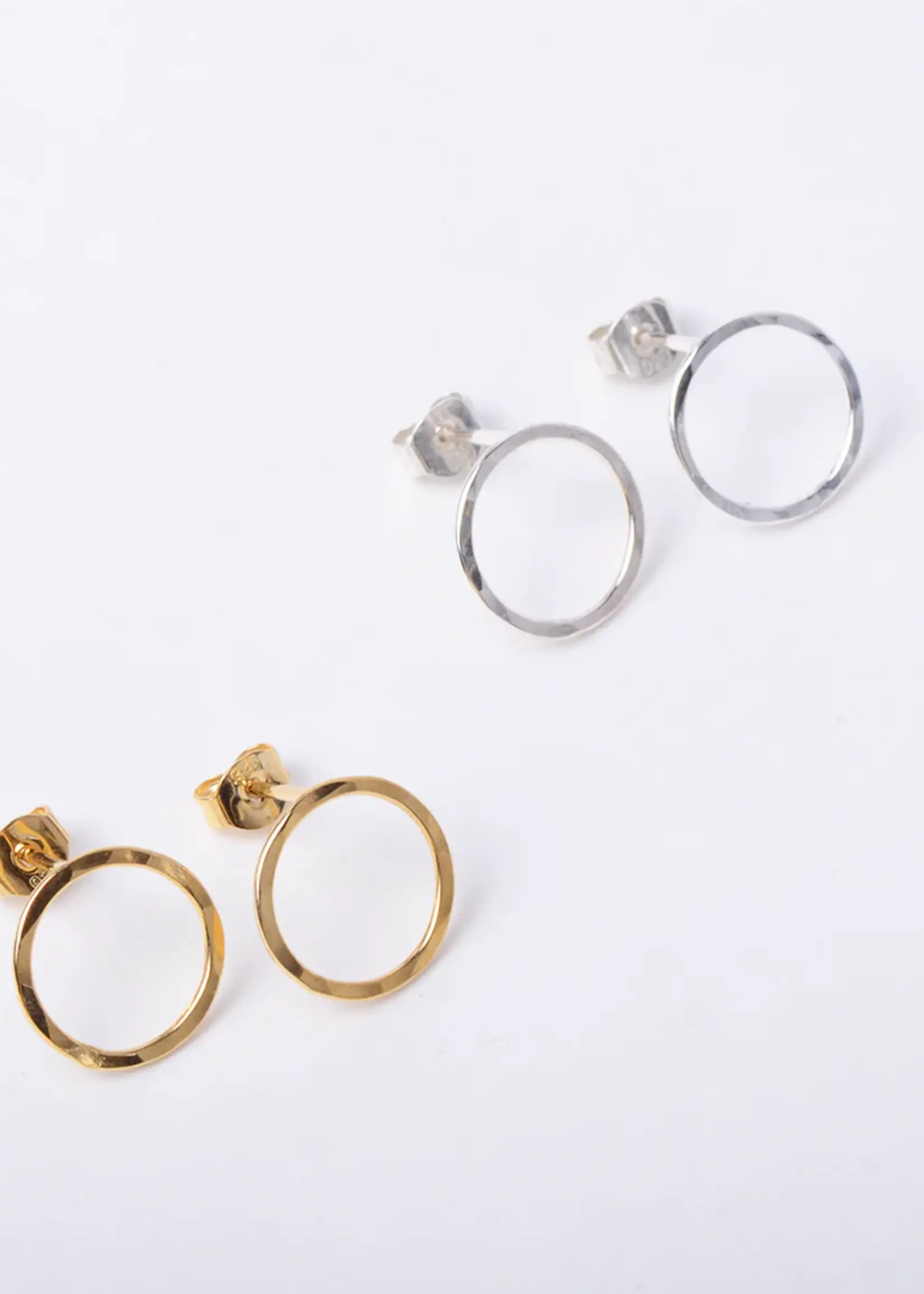 Charlotte Wooning Charlotte Wooning - Oorbel Hammered