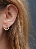 Charlotte Wooning Charlotte Wooning - Oorbel Hammered