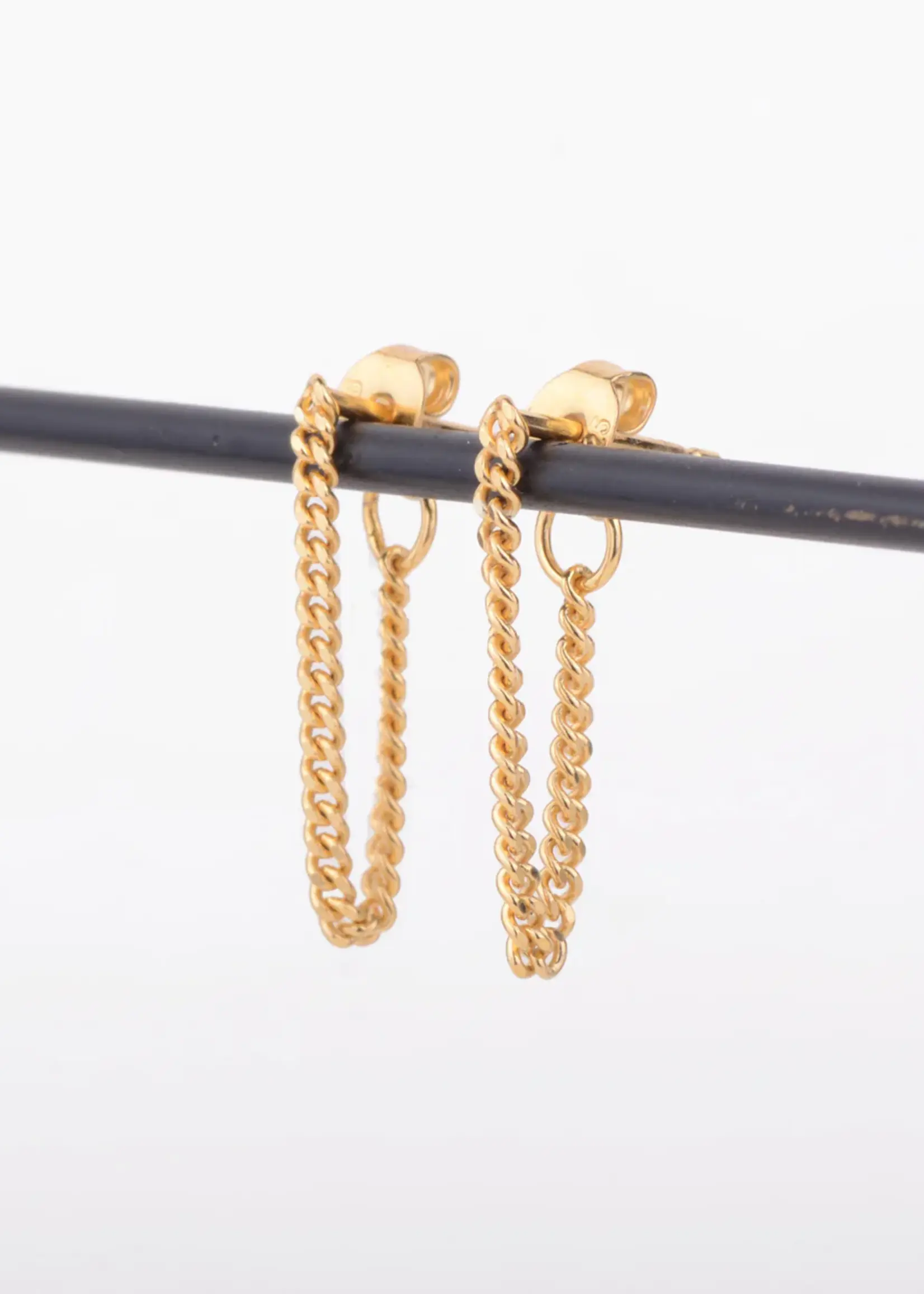 Charlotte Wooning Copy of Charlotte Wooning - Oorbel Breeze Verguld