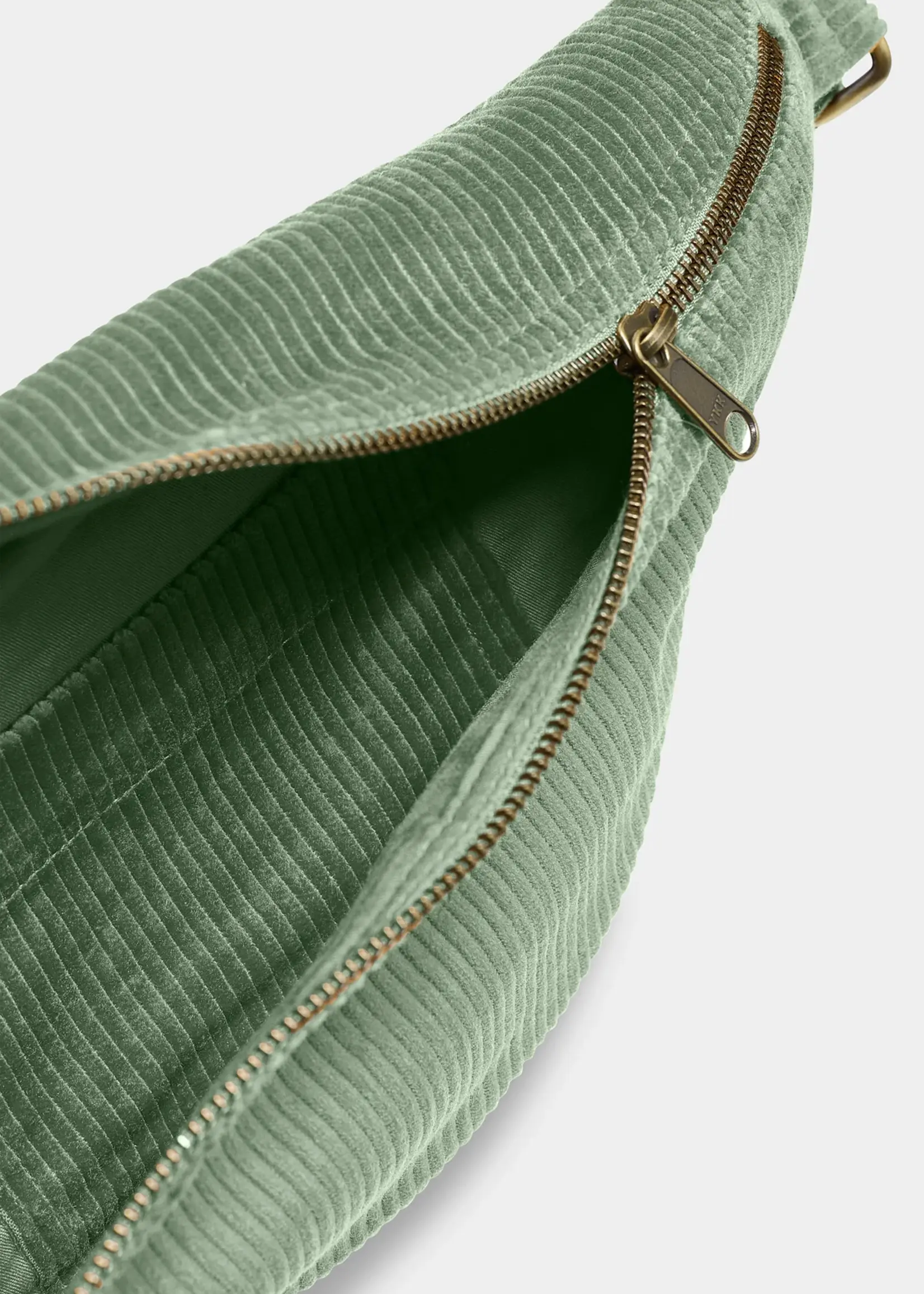 Hindbag Hindbag - Sasha Fanny Pack - Velvet Seafoam Green