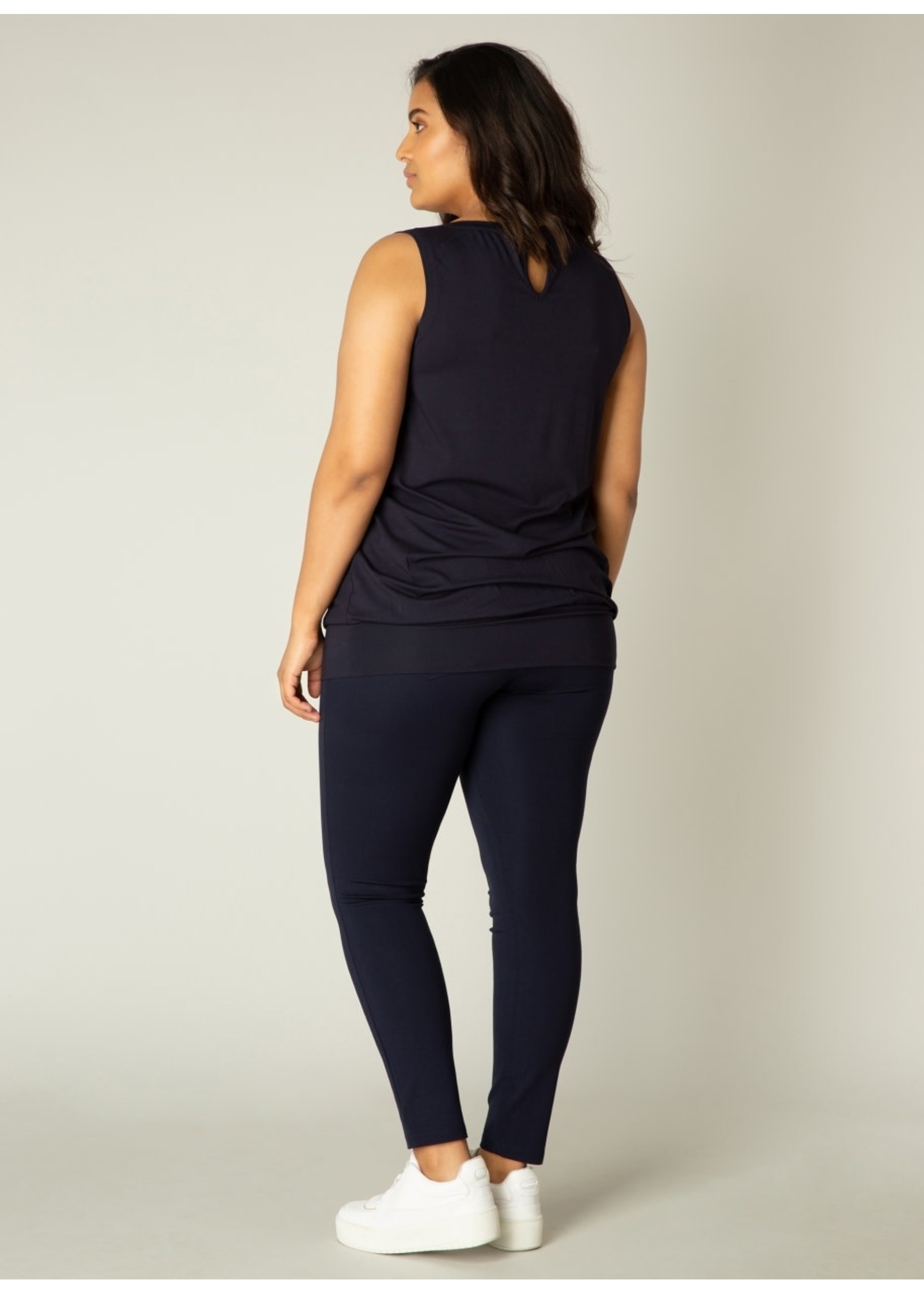 Base Level Curvy Base Level Curvy Yasmina 7000032