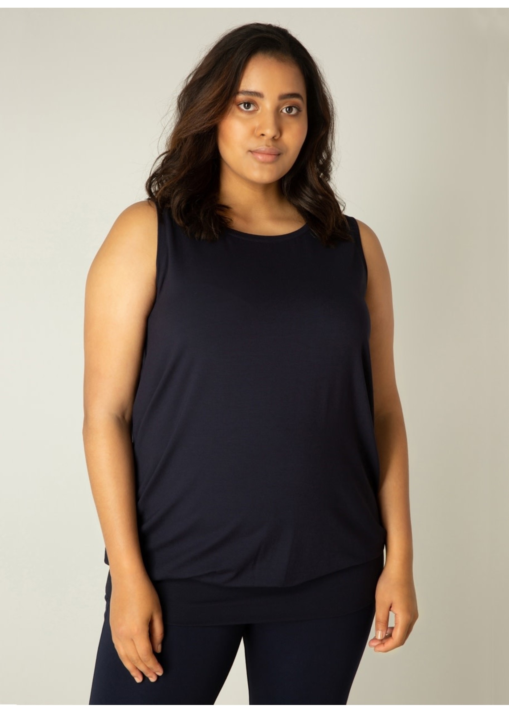 Base Level Curvy Base Level Curvy Yasmina 7000032