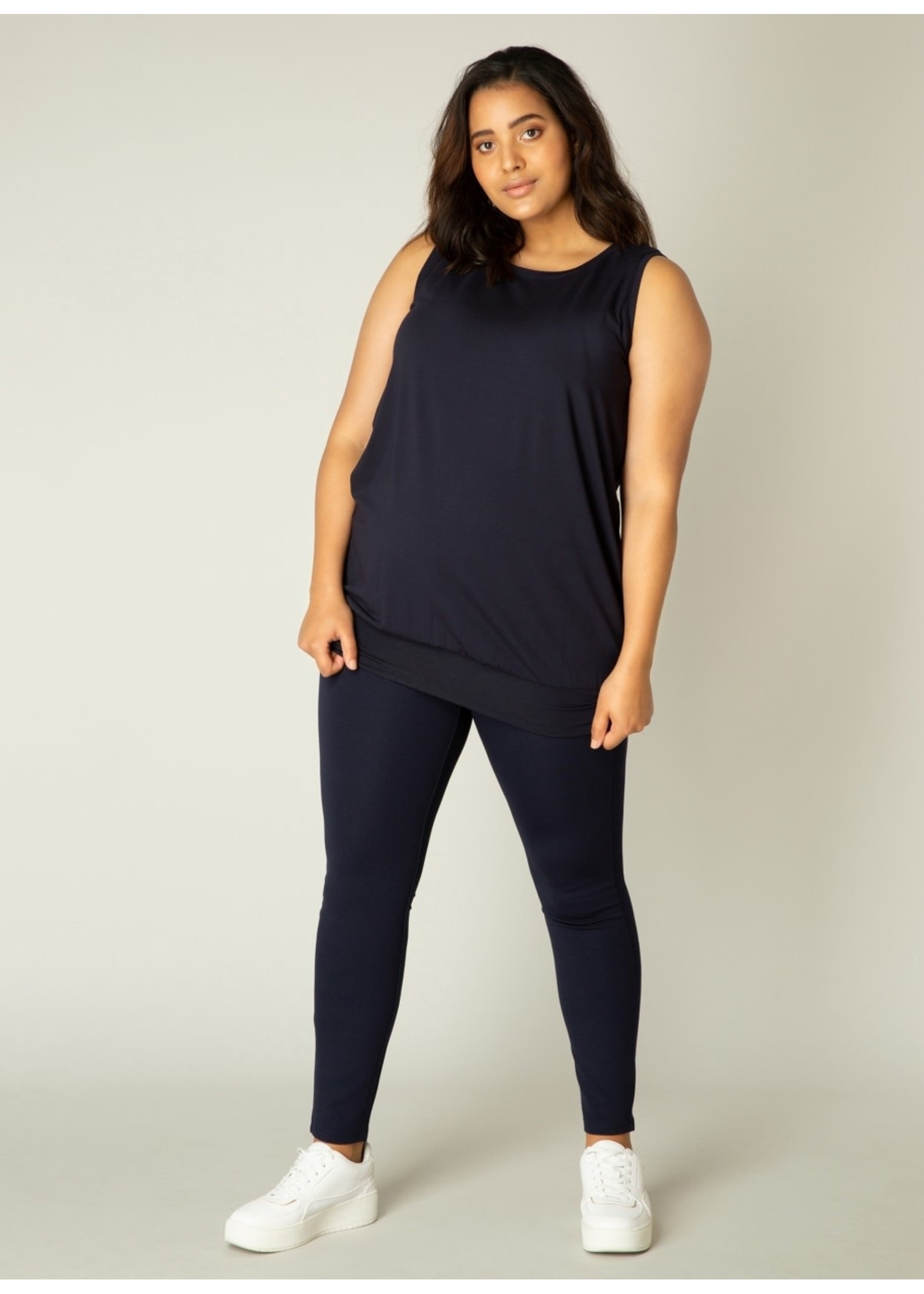 Base Level Curvy Base Level Curvy Yasmina 7000032