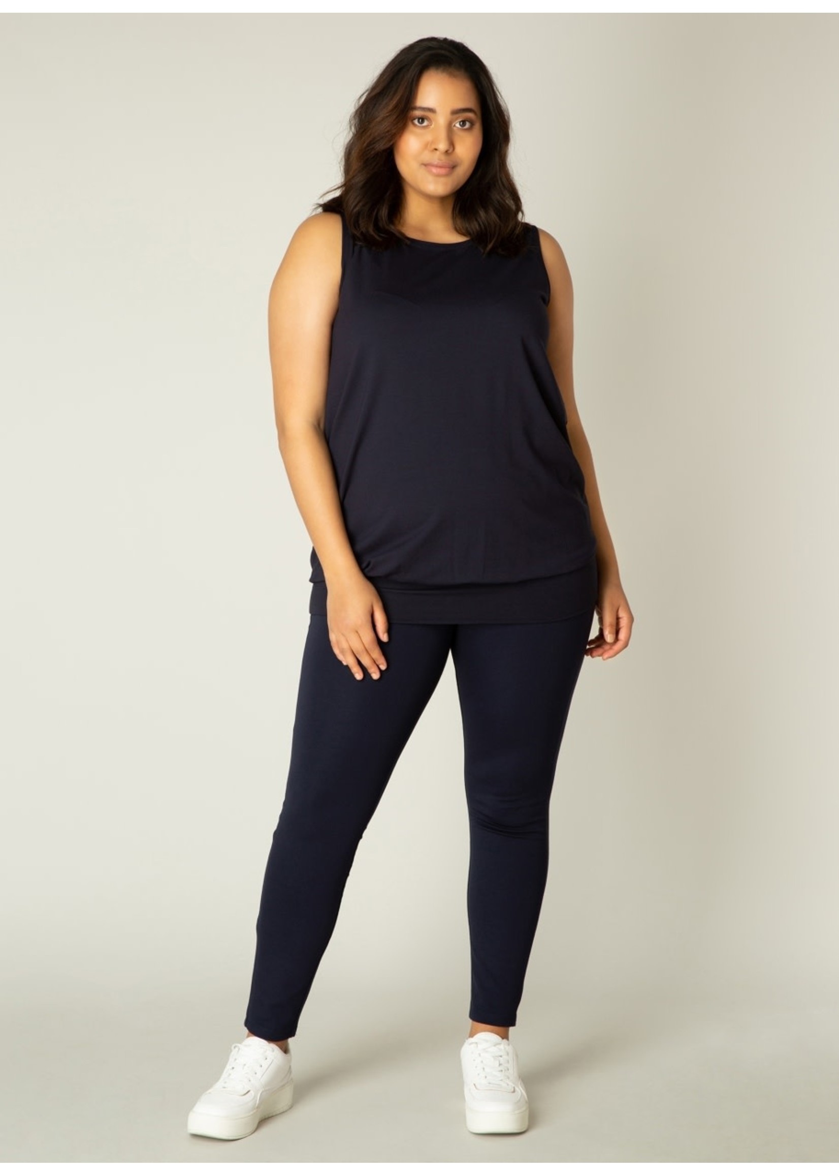 Base Level Curvy Base Level Curvy Yasmina 7000032