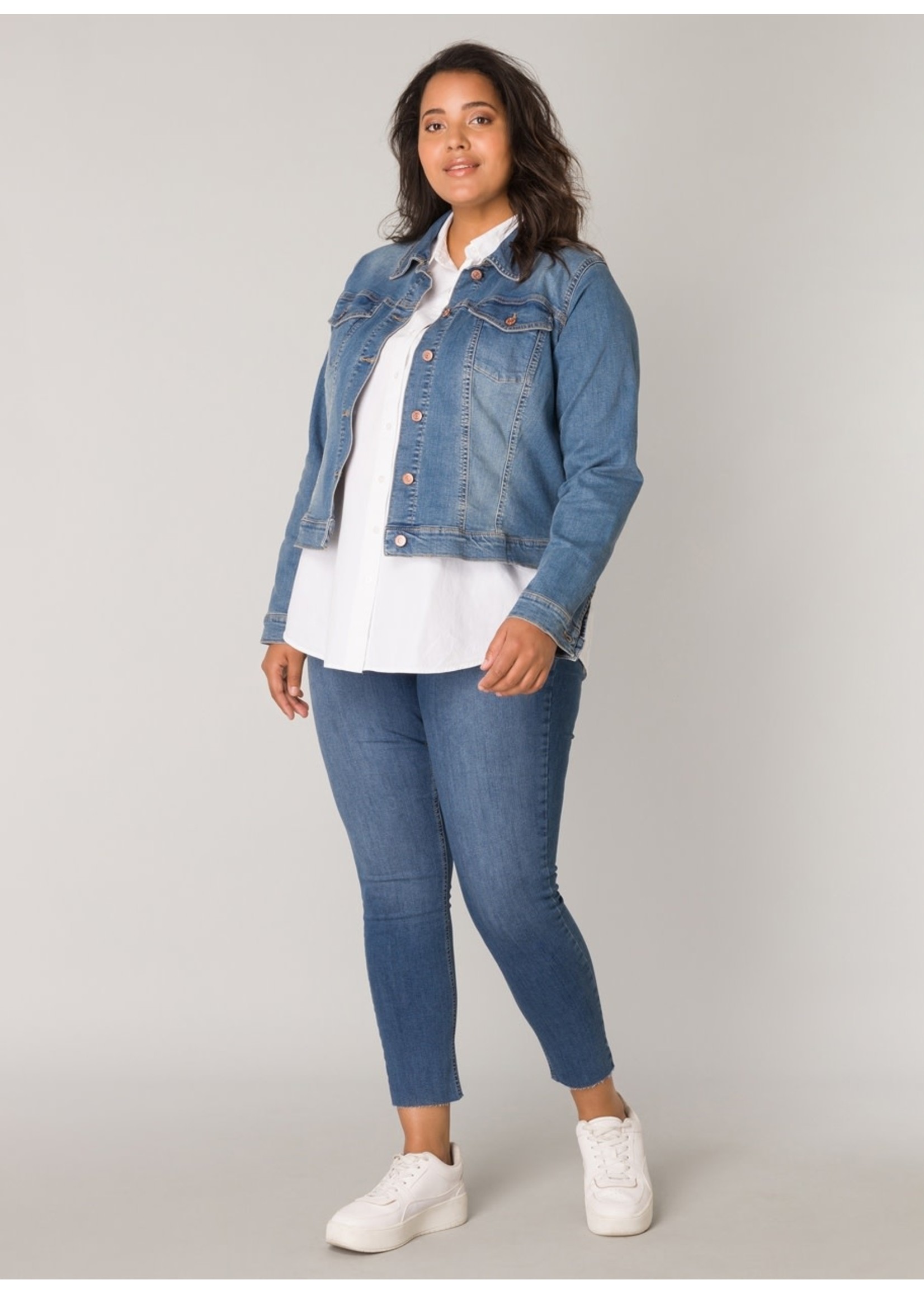 Base Level Curvy Base Level Curvy Yamila 7000067