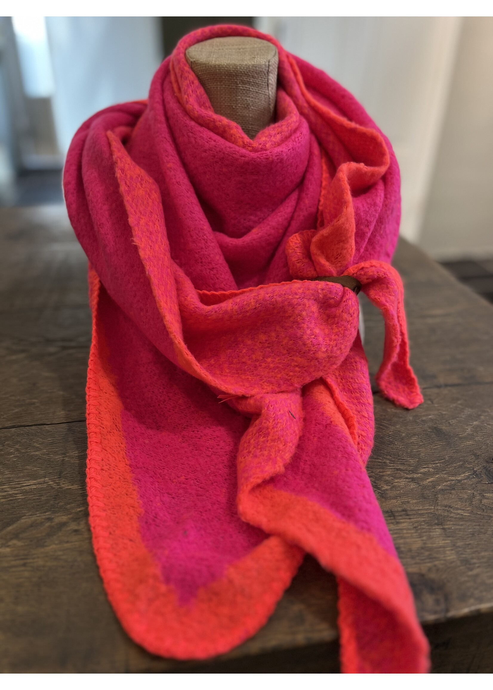 lot83 Lot83 shawl Nina rand