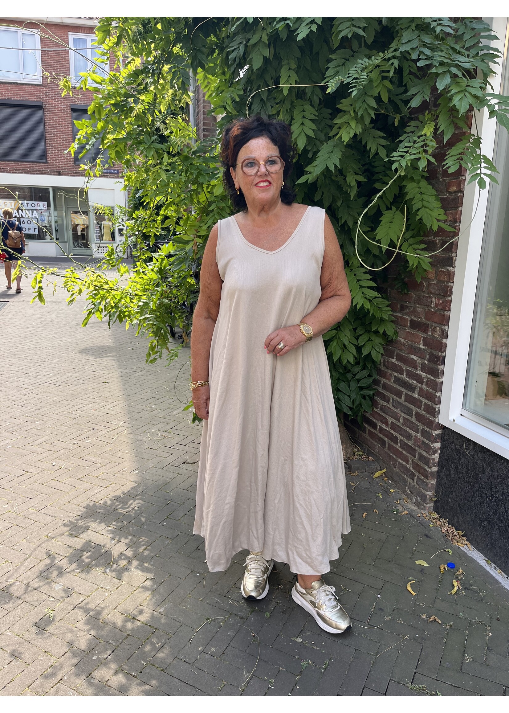 Nanra Jurk v hals 26.1