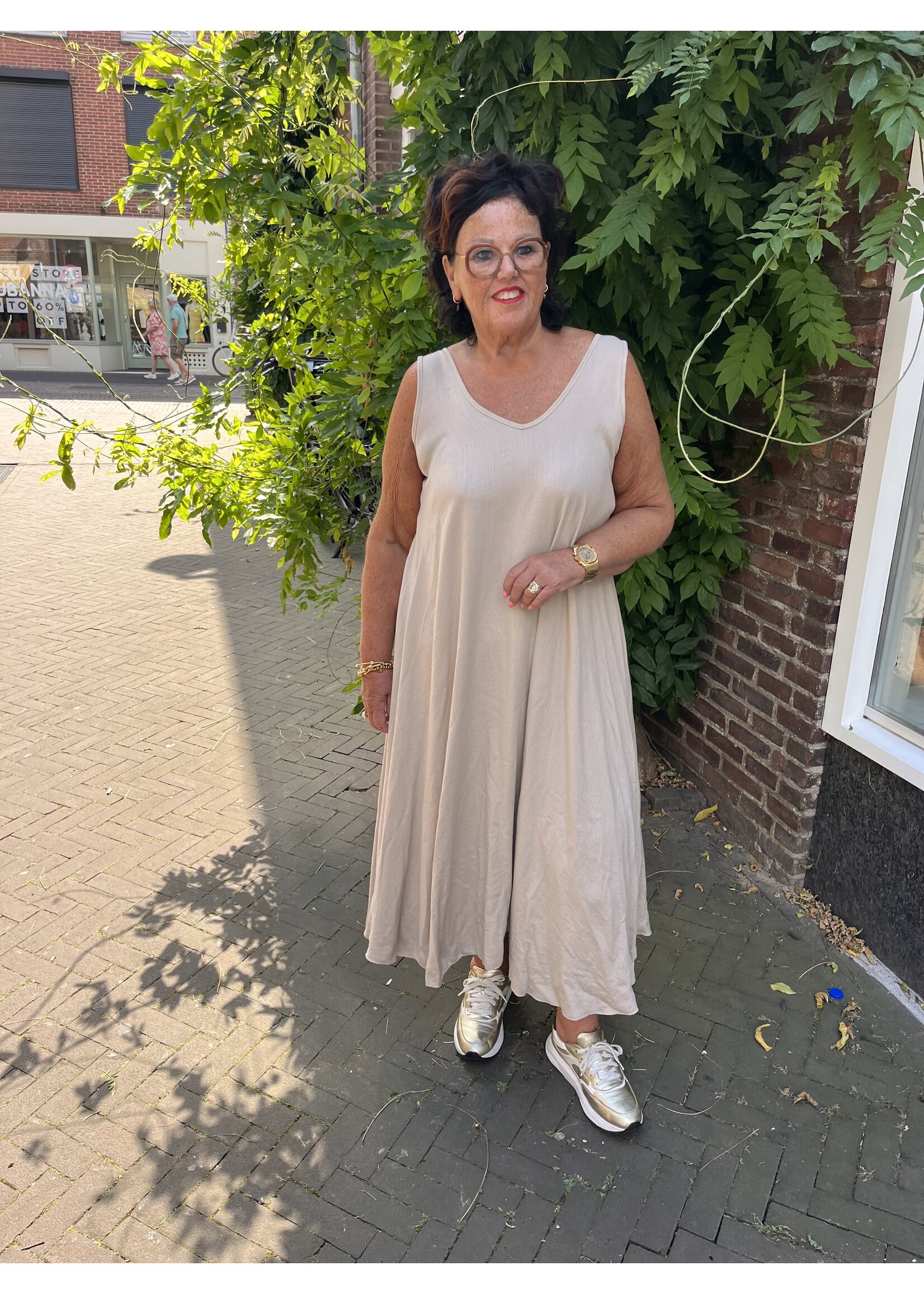 Nanra Jurk v hals 26.1