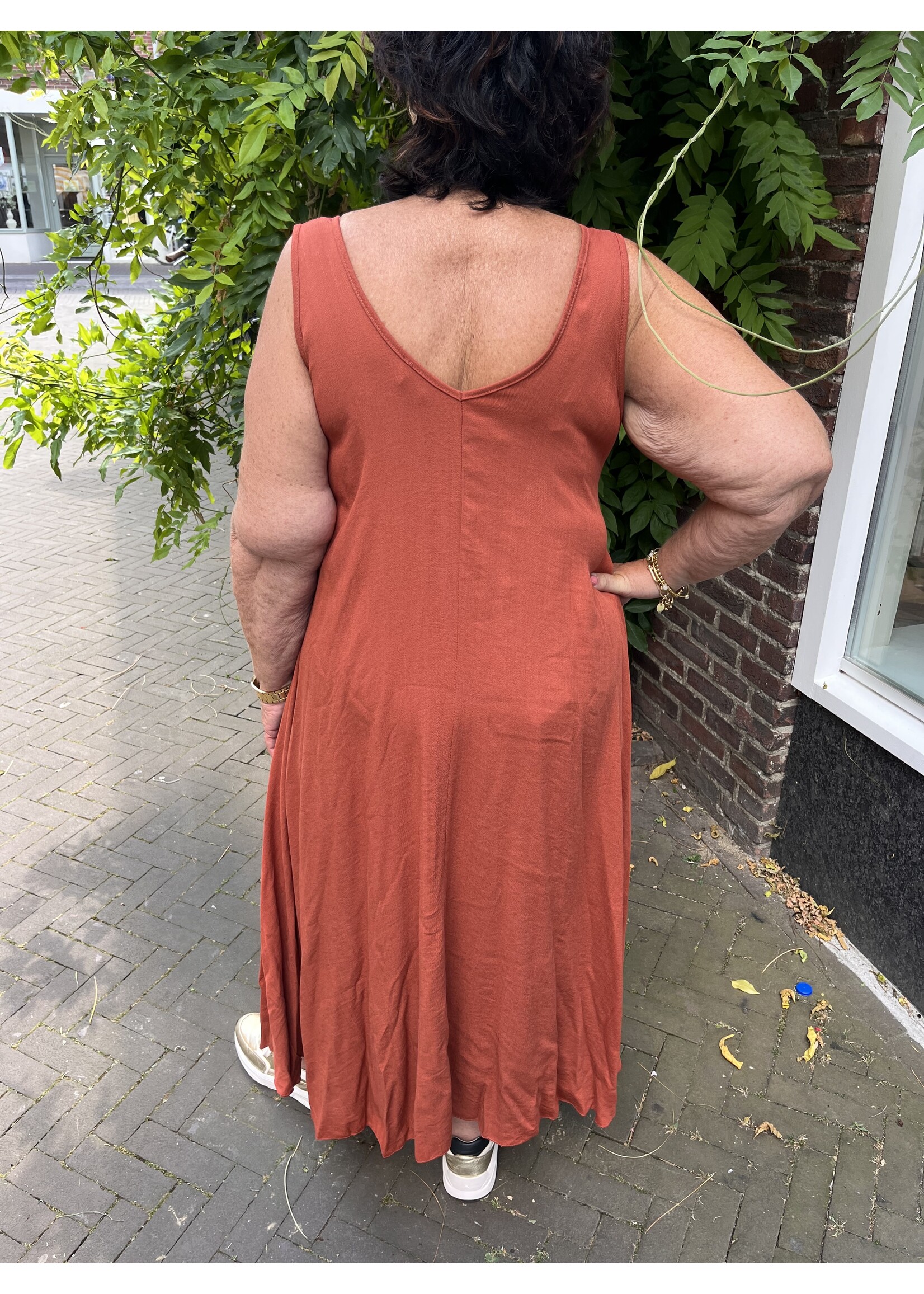 Nanra Jurk v hals 26.1