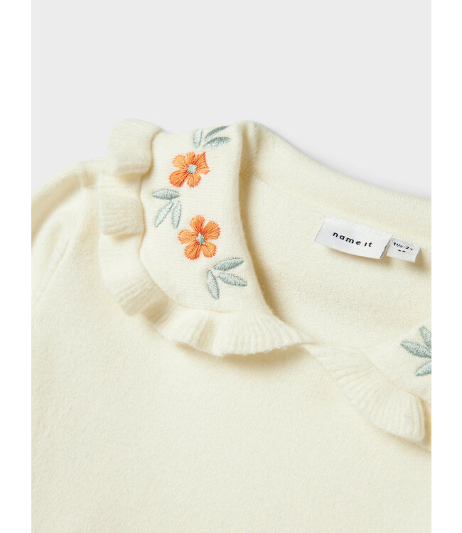 name it Knit Nelinda met bloemig kraagje ecru