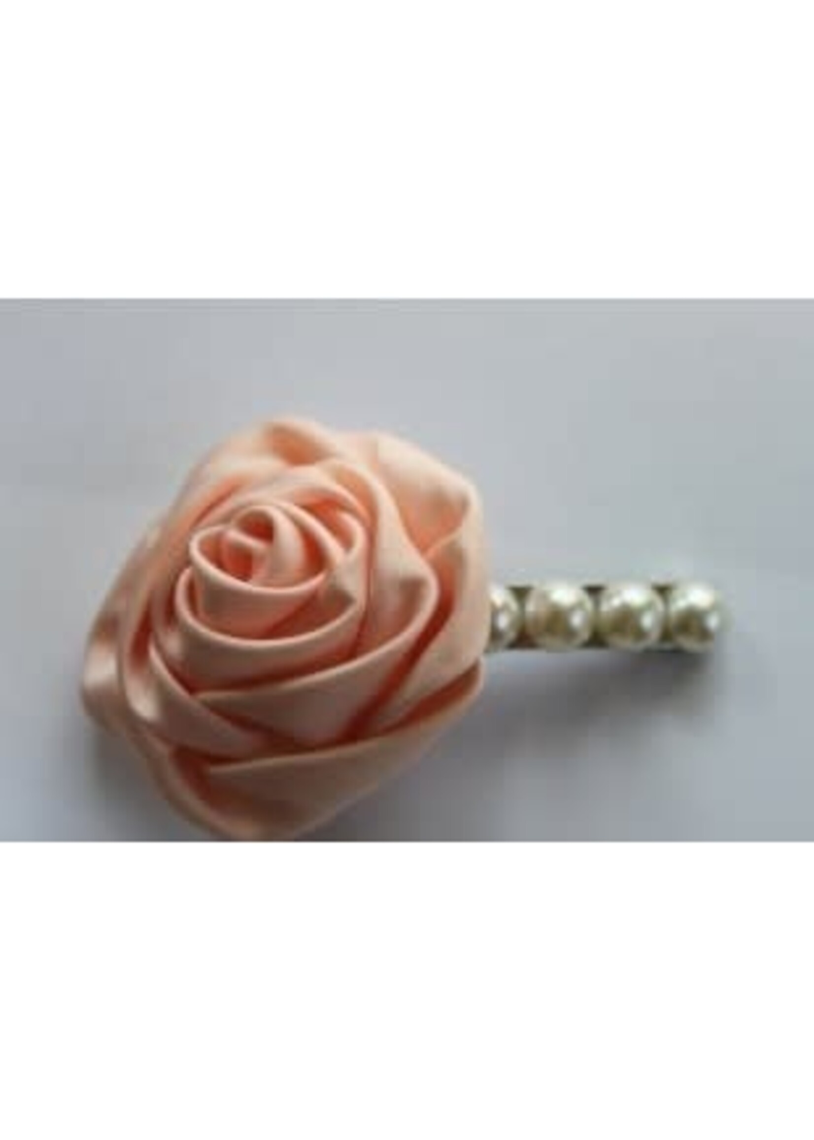 Villa Rose Roos satijn zalm op parelknip