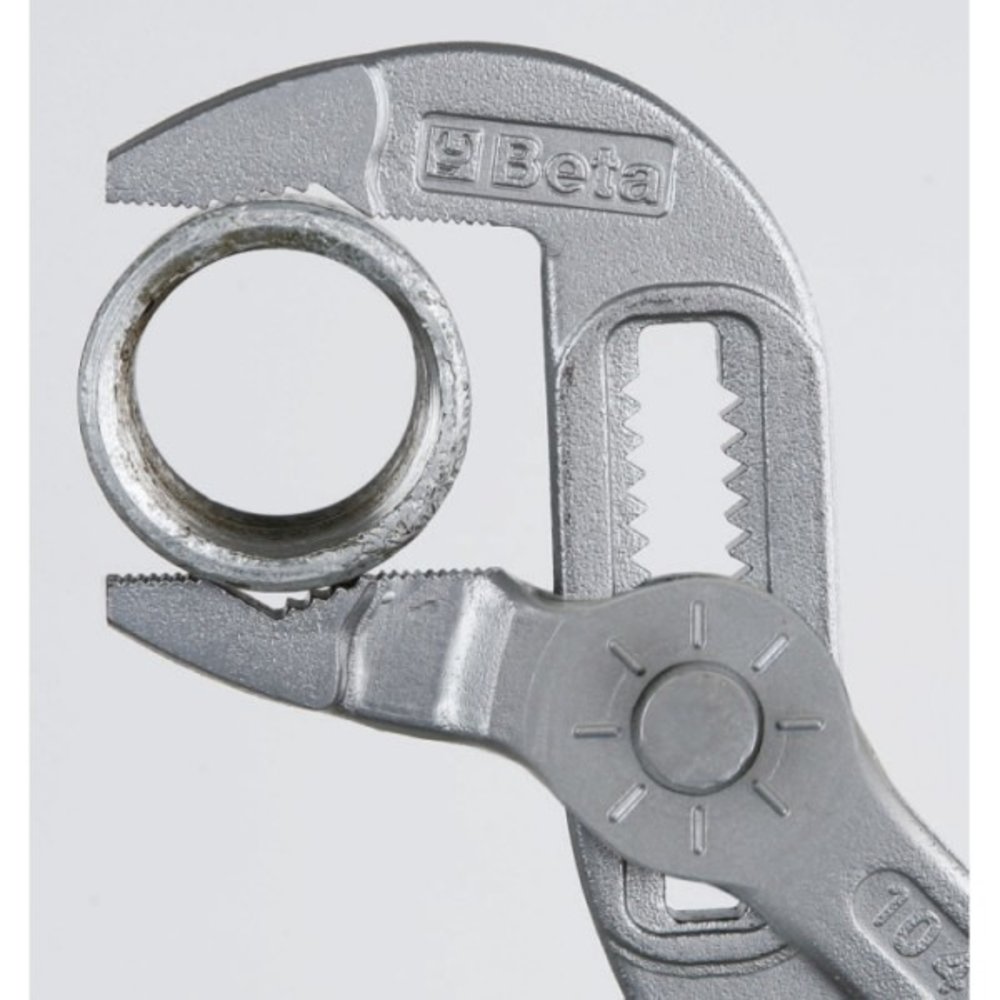 Beta Beta 1047 - Waterpomptangen - instelbaar door drukknop - Handgrepen voorzien van dubbele anti-slip PVC Beta Beta 1047 - Waterpomptangen - instelbaar door drukknop - Handgrepen voorzien van dubbele anti-slip PVC