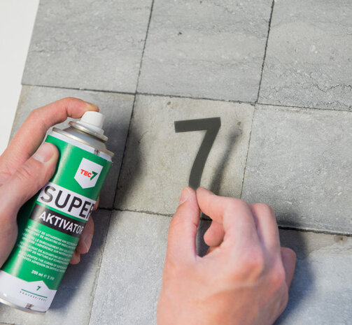 Tec7 Tec7 - Super Aktivator - Activeert Super Secondelijm - Aerosol 200ml