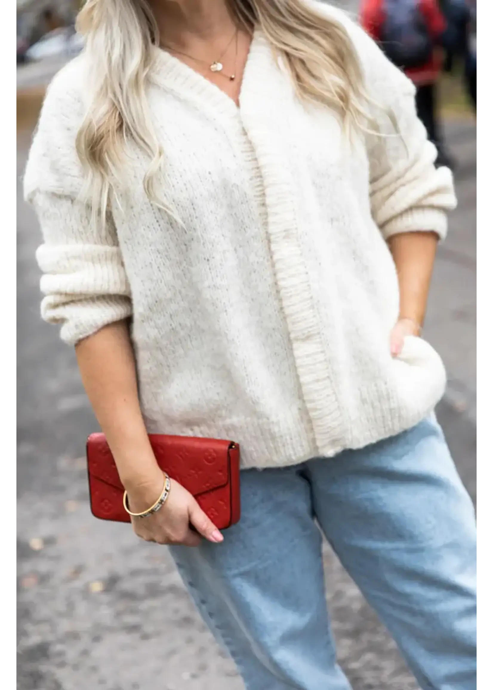 Every Day Knits - Easy Wardrobe Essentials  LAINE