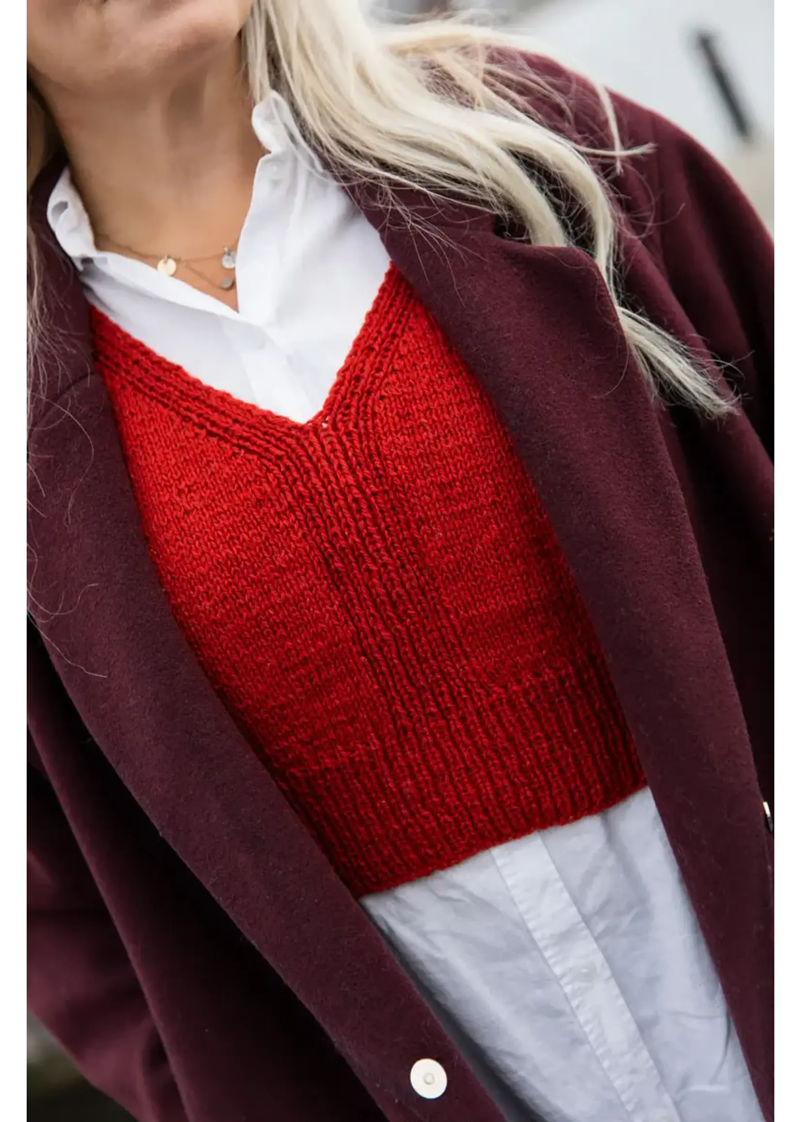 Every Day Knits - Easy Wardrobe Essentials  LAINE