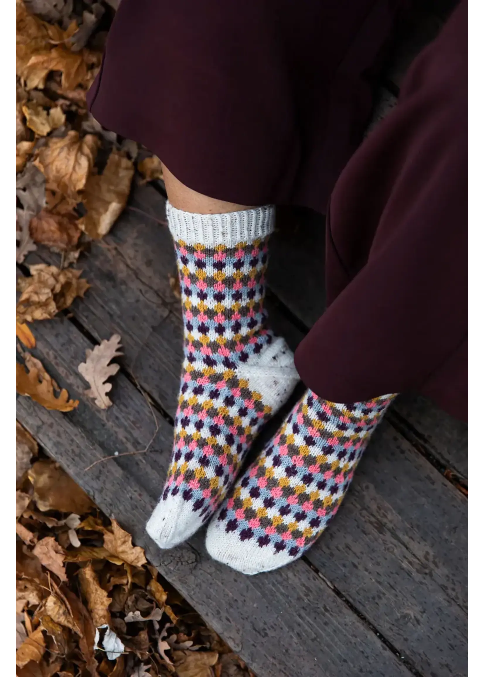 52 Weeks of Scrap Yarn: Projects for Crafters   LAINE