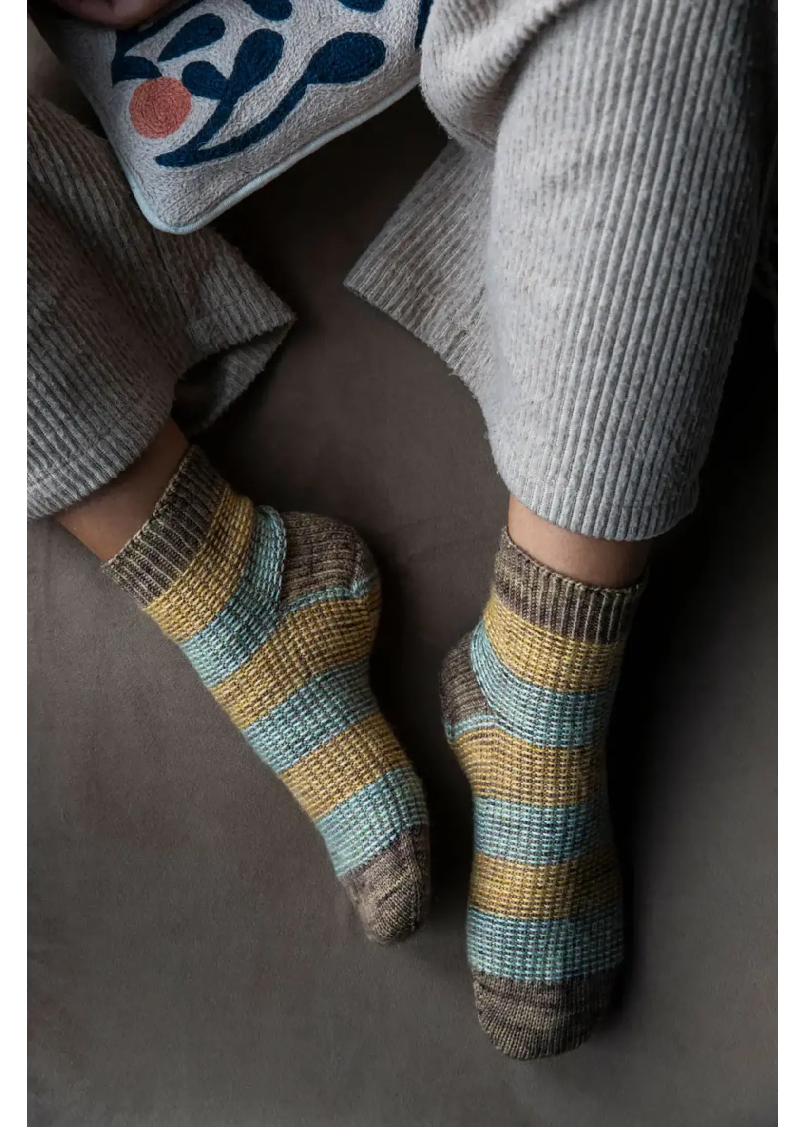 52 Weeks of Scrap Yarn: Projects for Crafters   LAINE