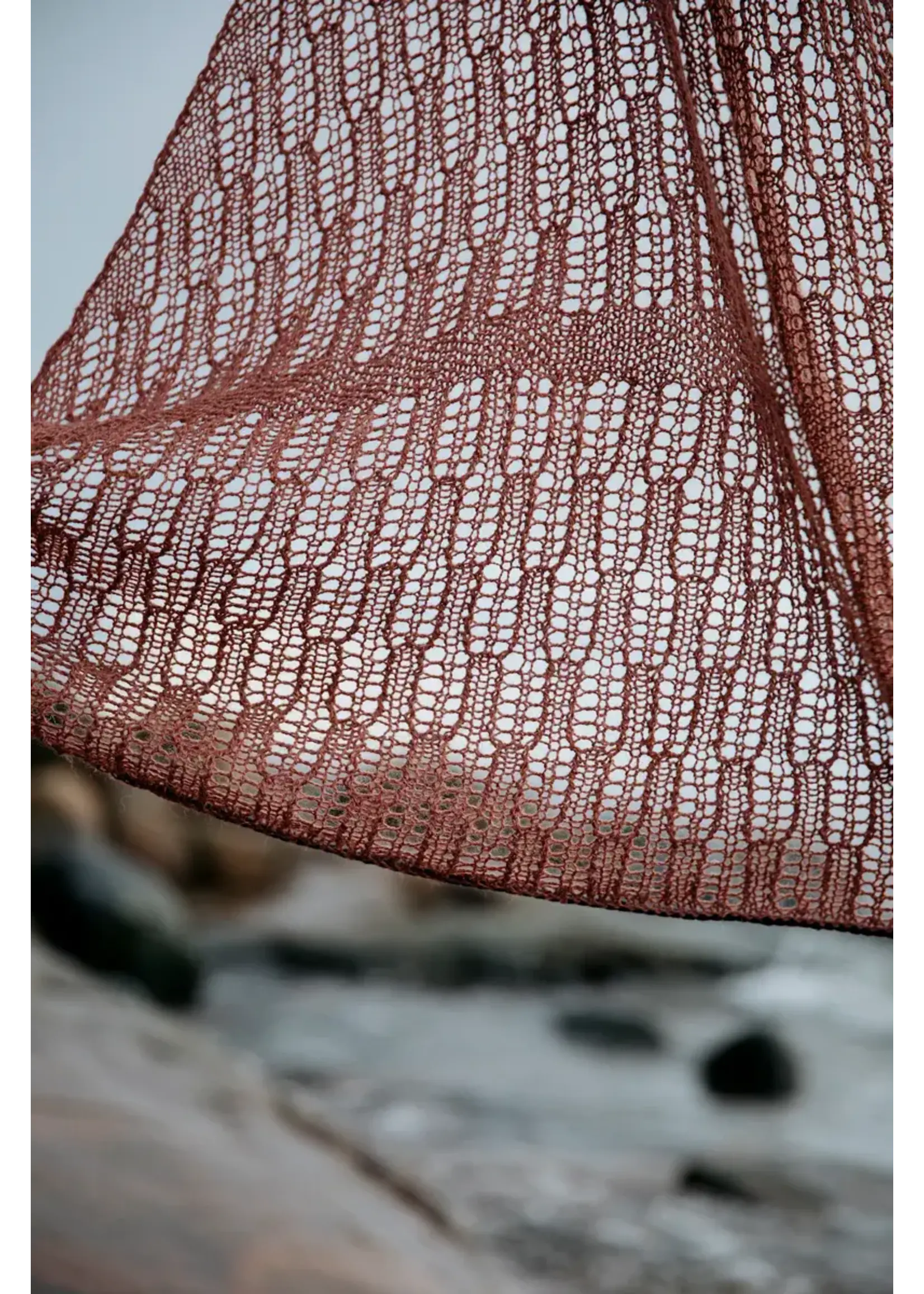Soothing Stitches - Knits for a Quiet Mind   LAINE