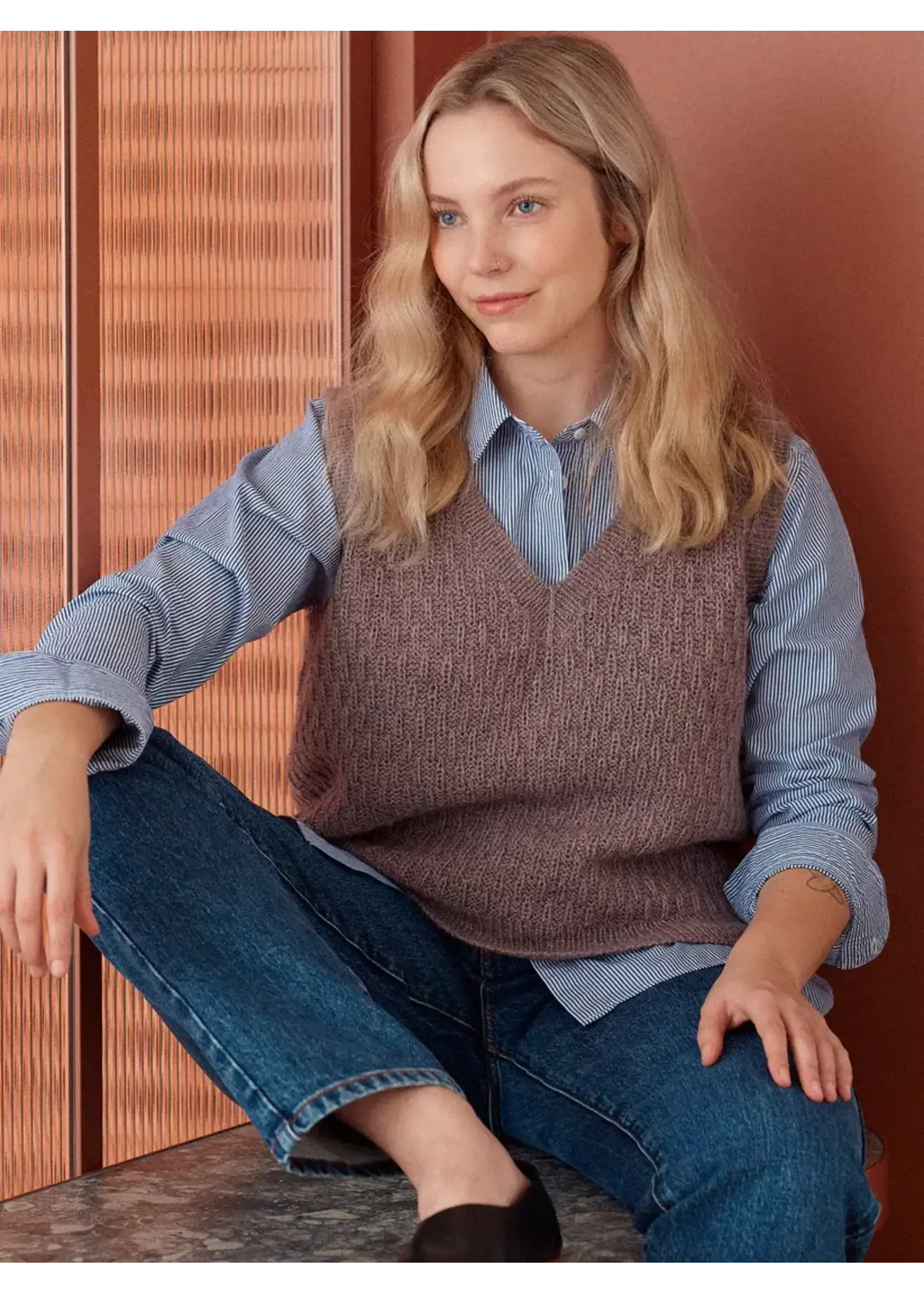 52 Weeks of Sweaters   boek Laine Publishing