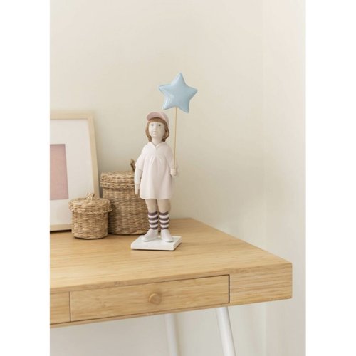 Lladró Follow your Star Girl Figurine