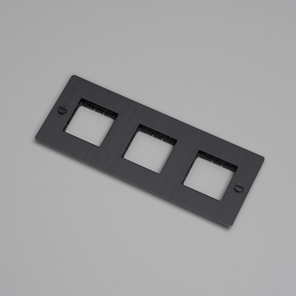 Buster and Punch 3G Wall Plate Buster and Punch 3G Wall Plate