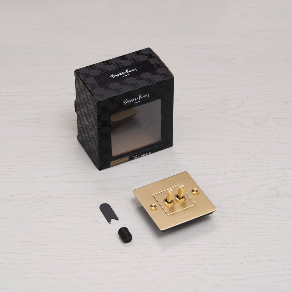 Buster and Punch 1G Double Toggle Switch / Brass Buster and Punch 1G Double Toggle Switch / Brass