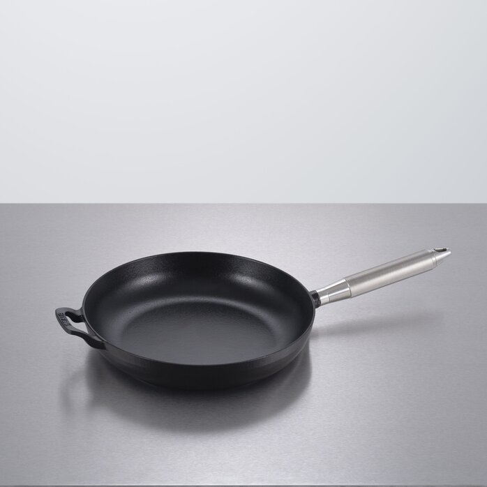 Buster and Punch Frying Pan 28CM Staub - Black/Steel Buster and Punch Frying Pan 28CM Staub - Black/Steel