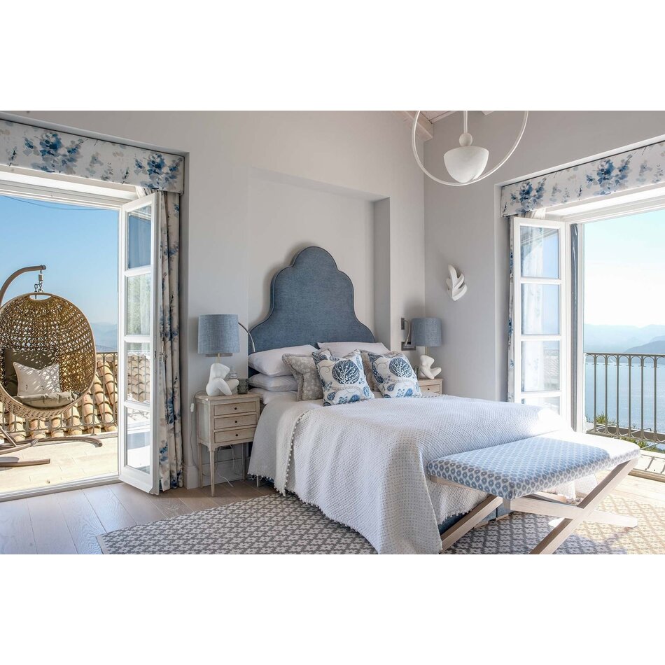 Porta Romana Agnes Table Lamp - Plaster White - 38.5cm Porta Romana Agnes Table Lamp - Plaster White - 38.5cm