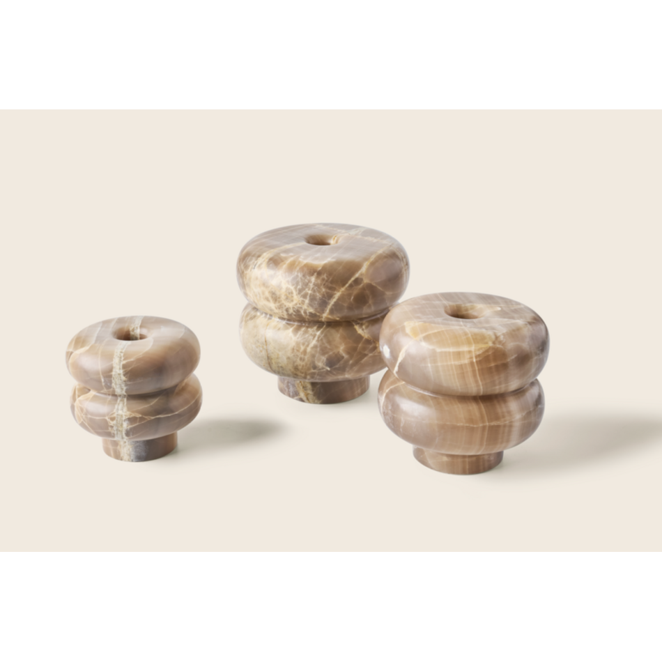 Zaconi C-Holder Sora Beignet Veined Soil - Onyx - Small (11W x 10H) Zaconi C-Holder Sora Beignet Veined Soil - Onyx - Small (11W x 10H)