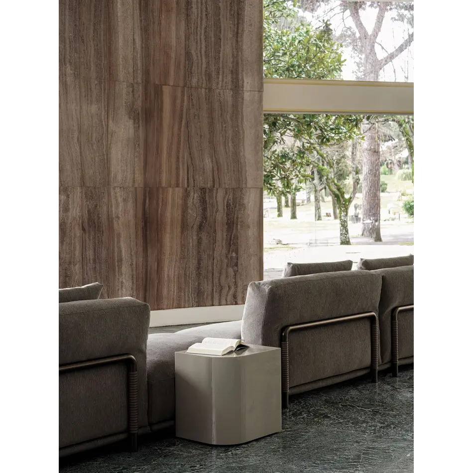 Frigerio Tom Side Tables - Design Tables in High Gloss Lacquer with Sculptural Shape