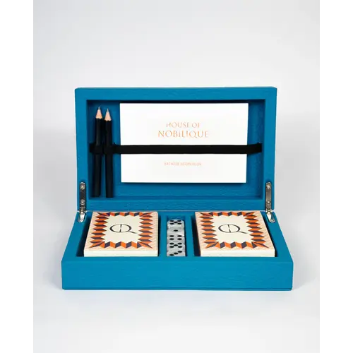 House of Nobilique Card Box Azure Blue – Luxe Lederen Speelkaarten Box met Dice & Yahtzee Notitieboek House of Nobilique Card Box Azure Blue – Luxe Lederen Speelkaarten Box met Dice & Yahtzee Notitieboek