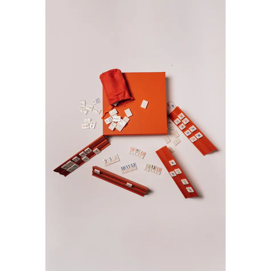 House of Nobilique Rummikub Orange – Exclusieve Luxe Lederen Rummikub Set (32 x 32 cm) House of Nobilique Rummikub Orange – Exclusieve Luxe Lederen Rummikub Set (32 x 32 cm)
