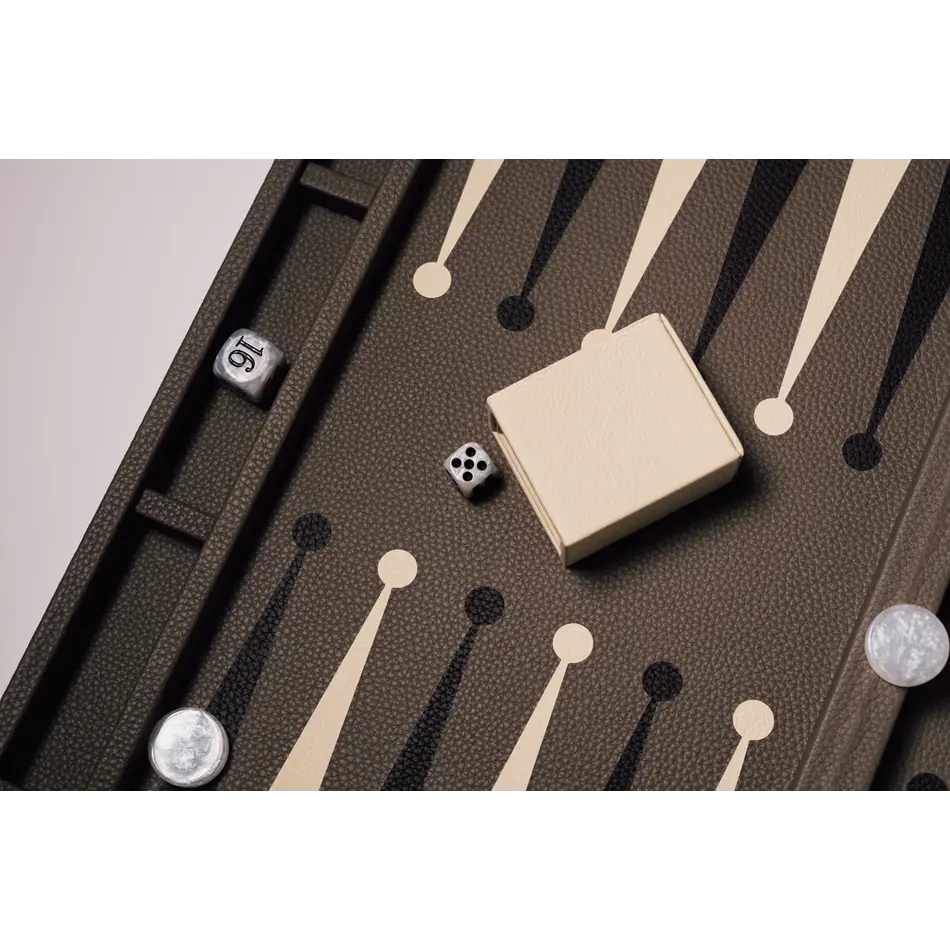 House of Nobilique Big Backgammon Taupe – Oversized Luxe Lederen Backgammon Table Book (48 x 58 cm)