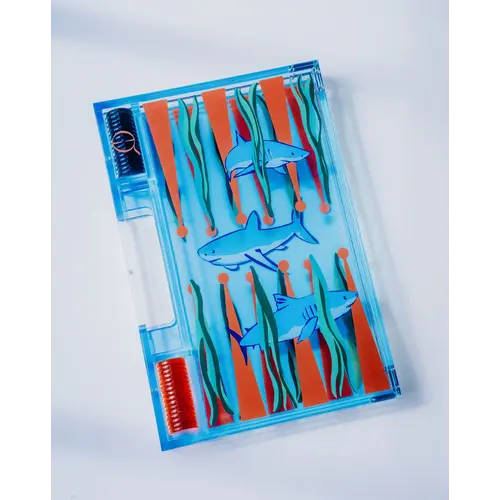 House of Nobilique Portable Backgammon Sharks – Luxe Draagbare Backgammon Set met Uniek Shark-Design (38,5 x 23,3 cm)