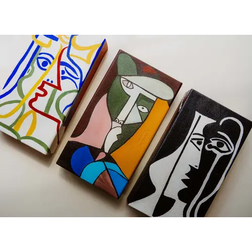 House of Nobilique Picassa x House of Nobilique Booklet Backgammon – Handgeschilderde Luxe Leren Art Edition (Bespoke & Gesigneerd)