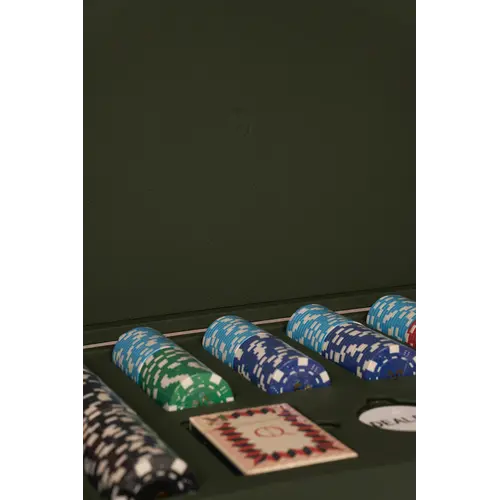 House of Nobilique Poker Set Green - Luxury Poker Set with 300 Professional Weighted Chips in Leather Case