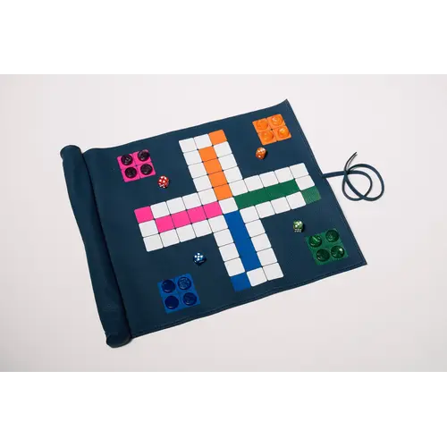 House of Nobilique Roll Up Ludo Deep Blue - Deluxe Leather Mens Erger Je Niet Travel Set (44 x 39 cm) House of Nobilique Roll Up Ludo Deep Blue - Deluxe Leather Mens Erger Je Niet Travel Set (44 x 39 cm)