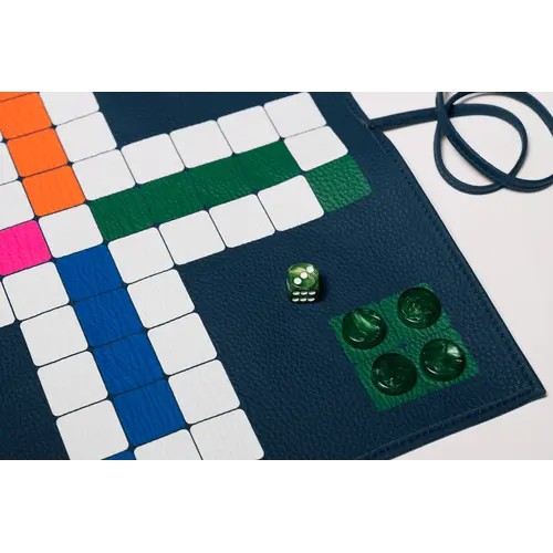 House of Nobilique Roll Up Ludo Deep Blue - Deluxe Leather Mens Erger Je Niet Travel Set (44 x 39 cm) House of Nobilique Roll Up Ludo Deep Blue - Deluxe Leather Mens Erger Je Niet Travel Set (44 x 39 cm)